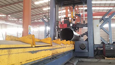 Atelier de pylônes monopoles télécom