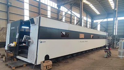 Atelier de pylônes monopoles télécom