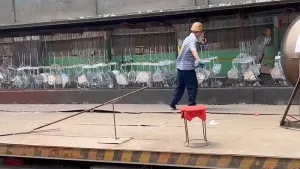 Galvanisation à chaud des composants de pylônes en acier