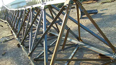 Pylône en acier angulaire à 3 pieds – 60 m