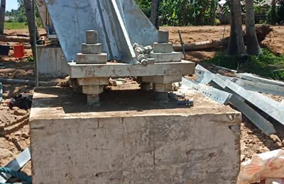 Pylône en acier angulaire à 4 pieds – 60 m