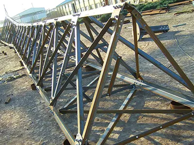 Pylône en acier angulaire à 3 pieds – 60 m