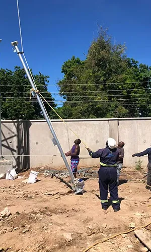 Pylône de communication tubulaire en acier à 3 pieds
