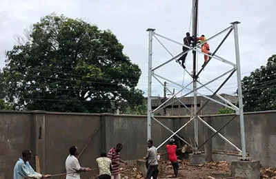 Pylône tubulaire en acier à 3 pieds de 50 m