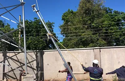 Pylône tubulaire en acier à 3 pieds de 50 m