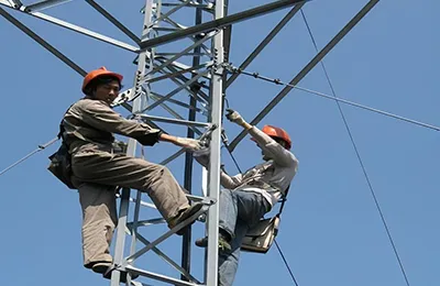Tour de télécommunication haubanée de 60 m