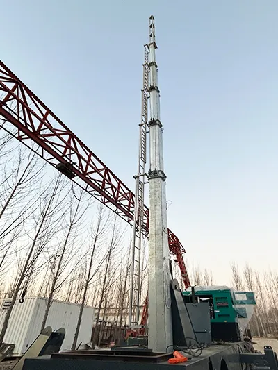 Cell On Wheels (COW) / Pylône télescopique portable de communication