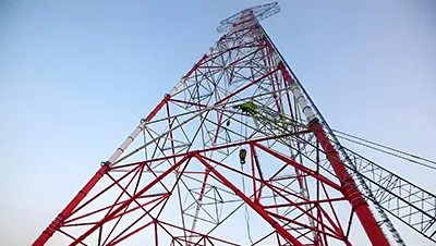 Pylônes de lignes de transmission électrique